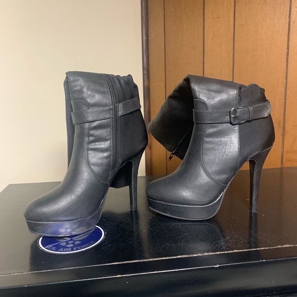 Boots - Picture 2 of 2